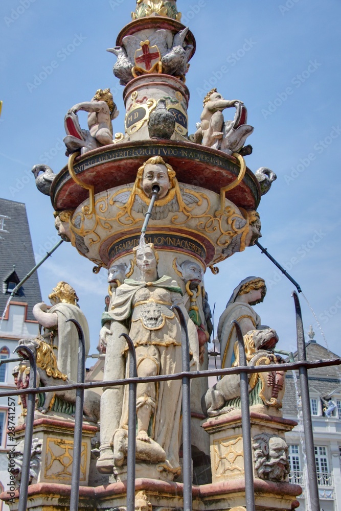 Obraz premium fontaine à treves