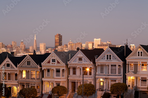 the Painted Ladies and downtown, at alamo square San Francisco