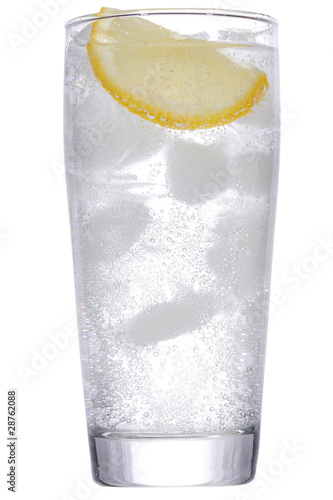 cocktail with gin and lemon with ice