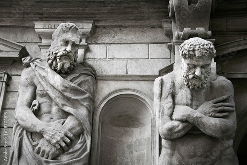 statue degli Omenoni a Milano photo