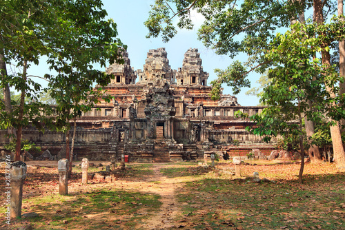 Fotografie panoramic view of ancient temple Ta Keo at Angkor Wat
