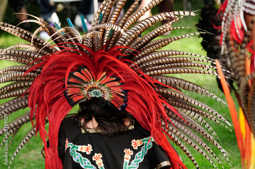 Φωτογραφία Aztec feather headdress
