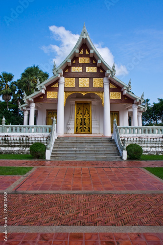 Wallpaper Mural Beautiful buddist temple in Thailand Torontodigital.ca