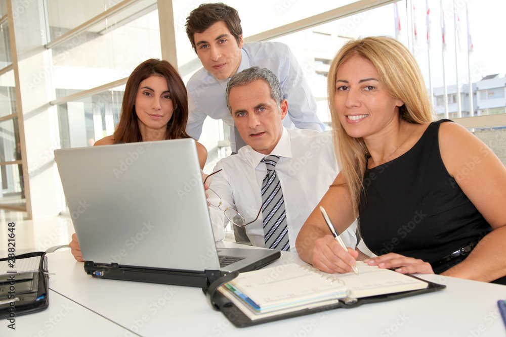 Fototapeta premium Business people meeting in the office