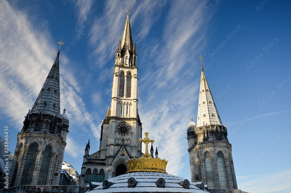 Les clochers de la cathédrale de Lourdes