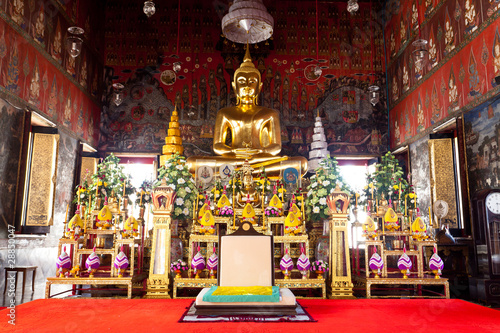 decorative golden buddha © soilbedust