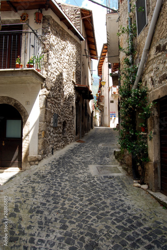 Fototapeta Naklejka Na Ścianę i Meble -  Country Lane - Assergi - Abruzzo - Italy