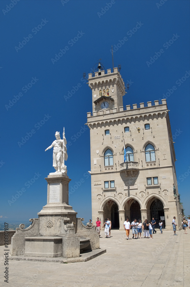 Municipality and liberty statue at Repubblica di San Marino