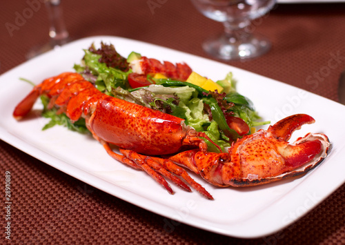 lobster with salad and tomato