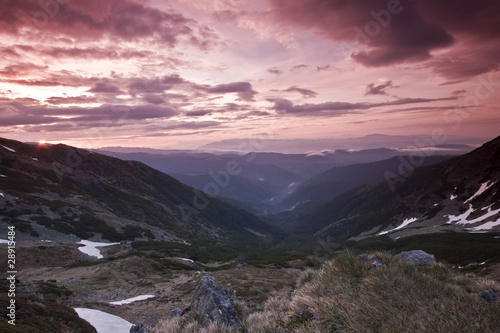 mountain valley © porojnicu