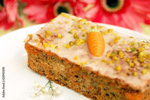 Naklejka carot cake with pink gerber