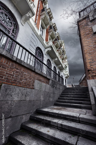 Calle con escaleras photo