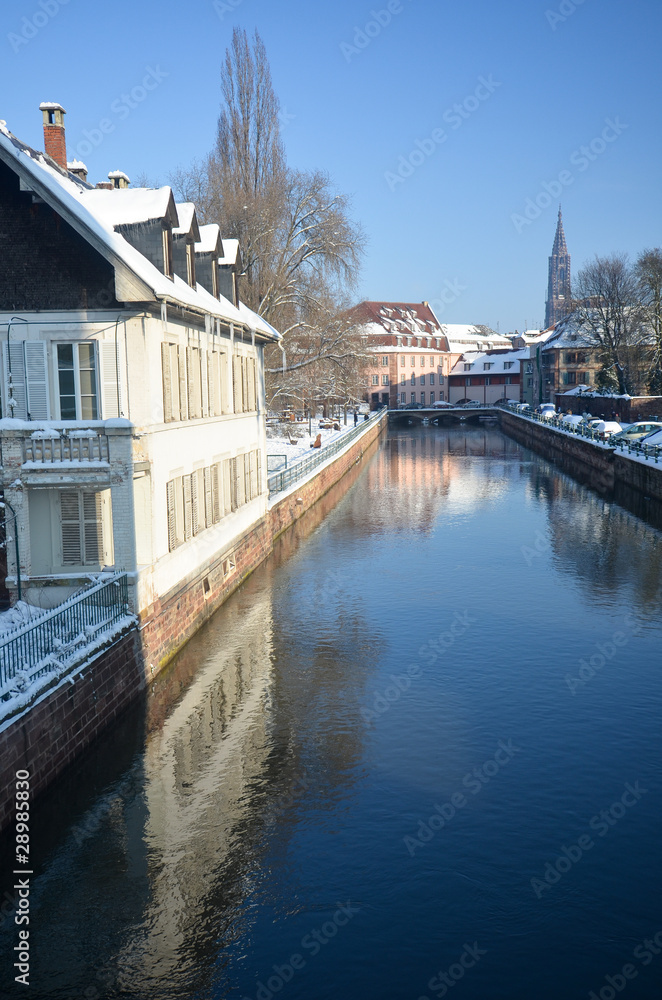 Canal à Strasbourg l'hiver