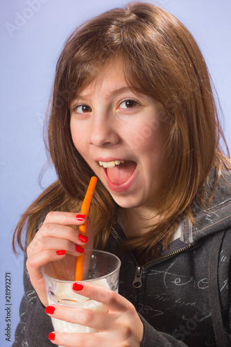 Εκτύπωση καμβά Girl with Glass of Milk