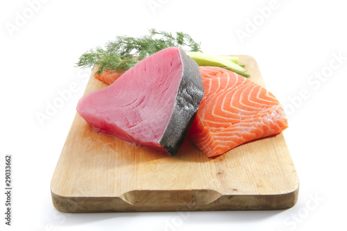 Obraz na płótnie salmon and tuna fish on white
