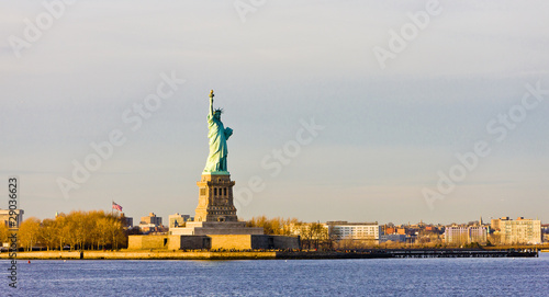 Liberty Island and Statue of Liberty, New York, USA © Richard Semik
