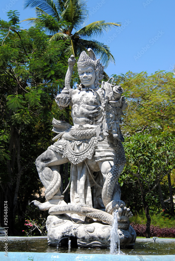 Индонезийская статуя