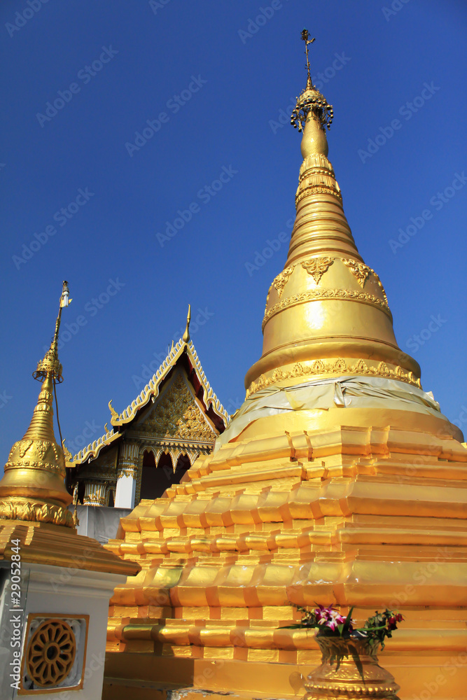 Fototapeta premium Golden Pagoda.