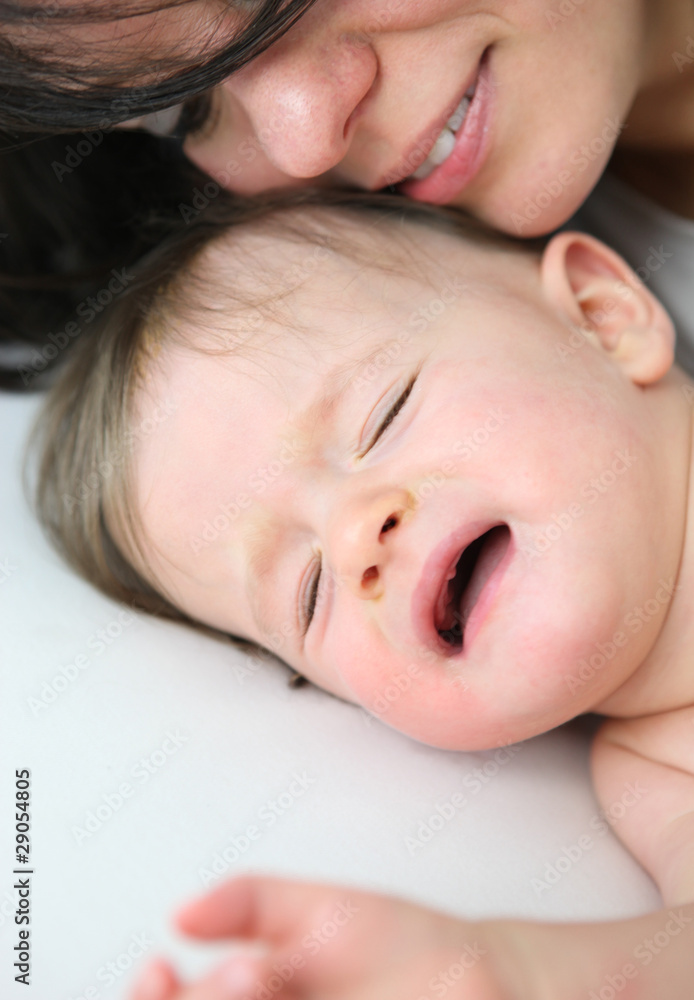 mutter mit ihrem baby mutter mit ihrem baby