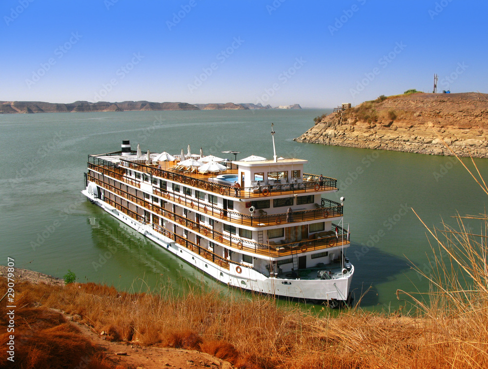 Fototapeta premium Luxury Nile Cruise at Lake Nasser, in Abu Simbel, Aswan (Egypt)