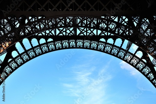tour Eiffel dessous © pixarno