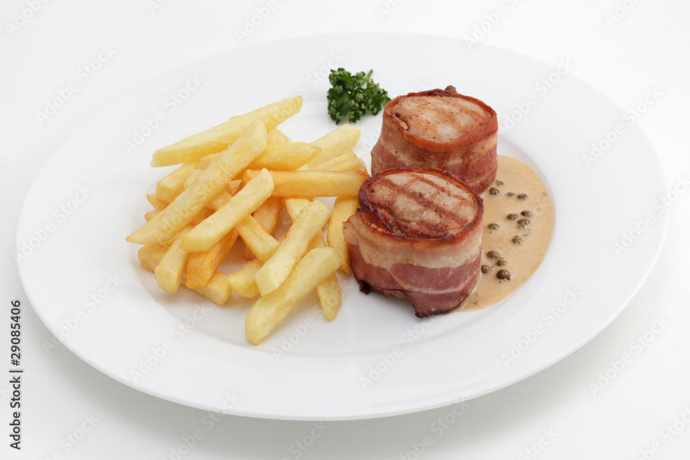 Schweinefilet Pfeffersoße,Pommes frites Schweinefilet Pfeffersoße,Pommes frites