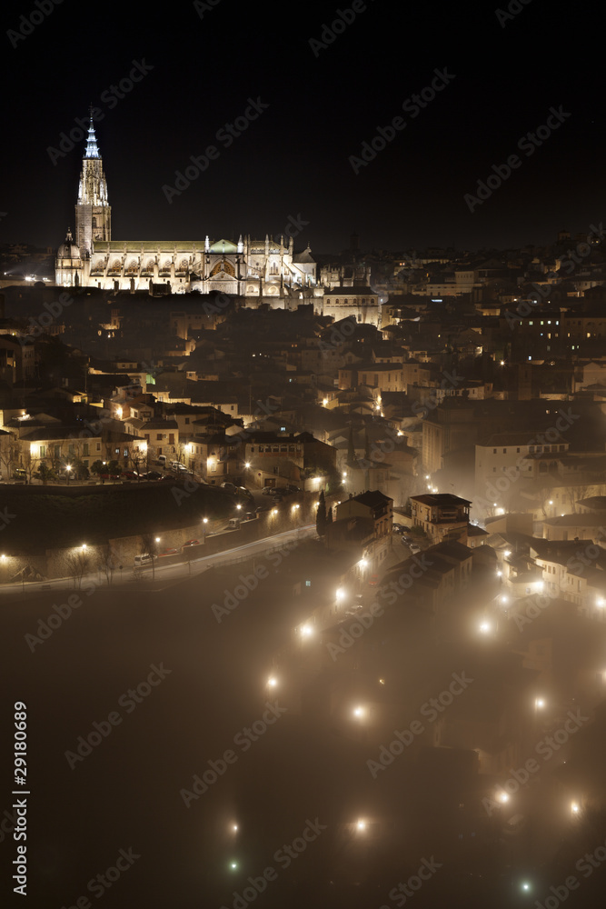 Toledo de noche, Castilla la Mancha, España Toledo de noche, Castilla la Mancha, España