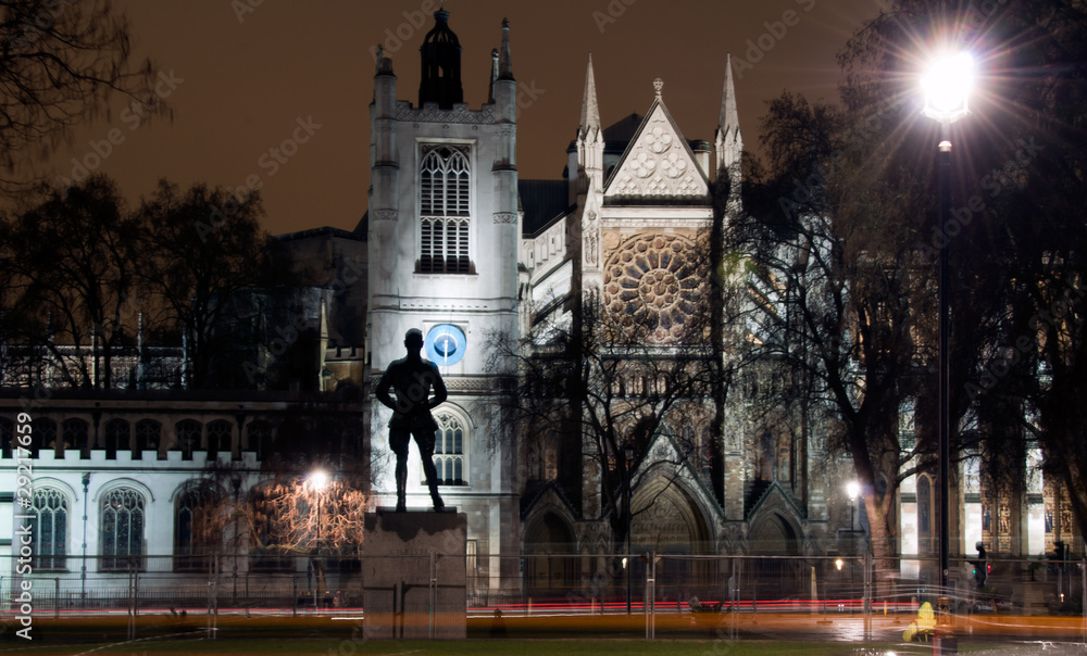 Fototapeta premium Statue with beautiful Lights in London