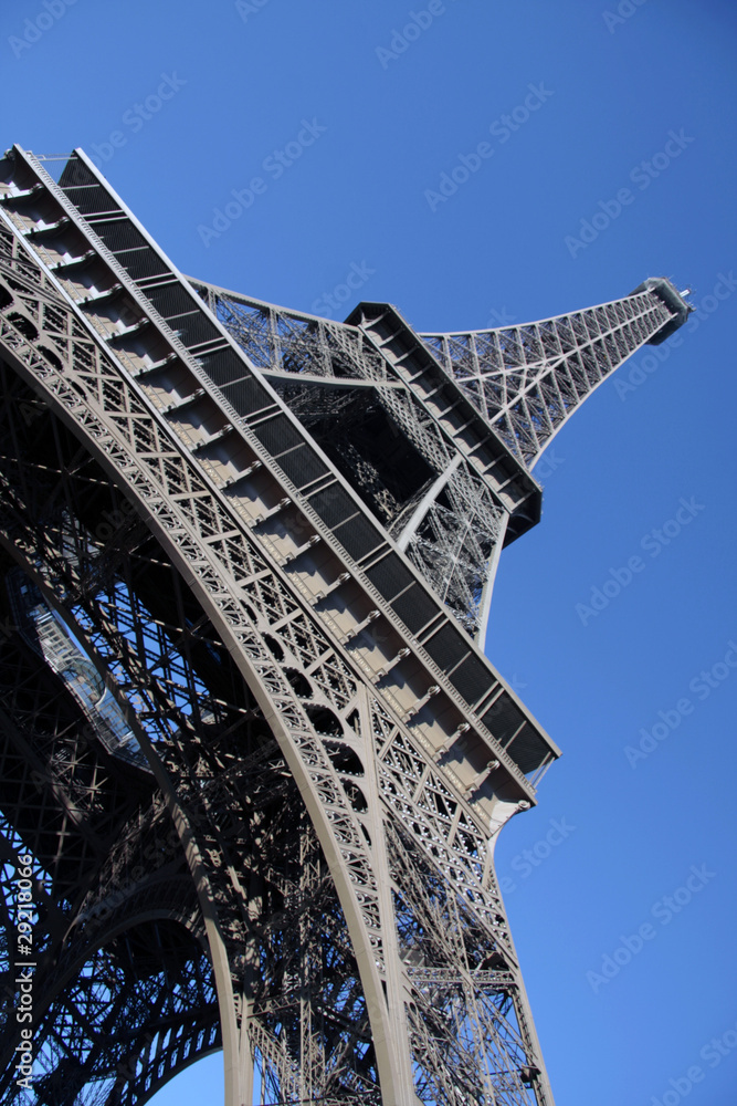 Tour Eiffel 6, Paris