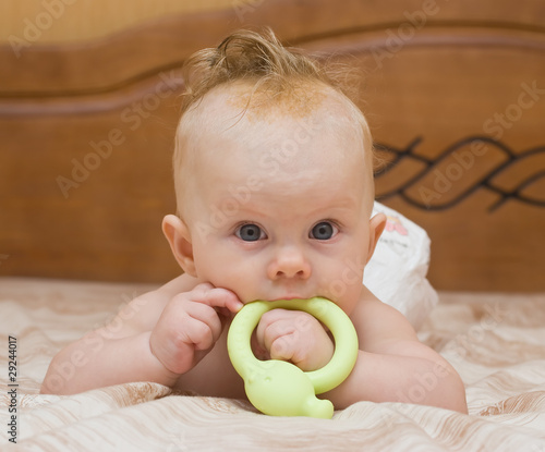 Baby gnaw green latex teether