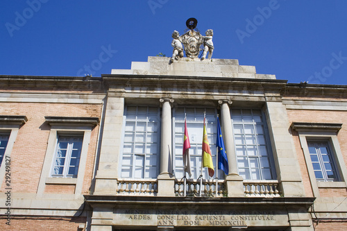 Edificio de Toledo con el escudo familiar Lorenzana photo