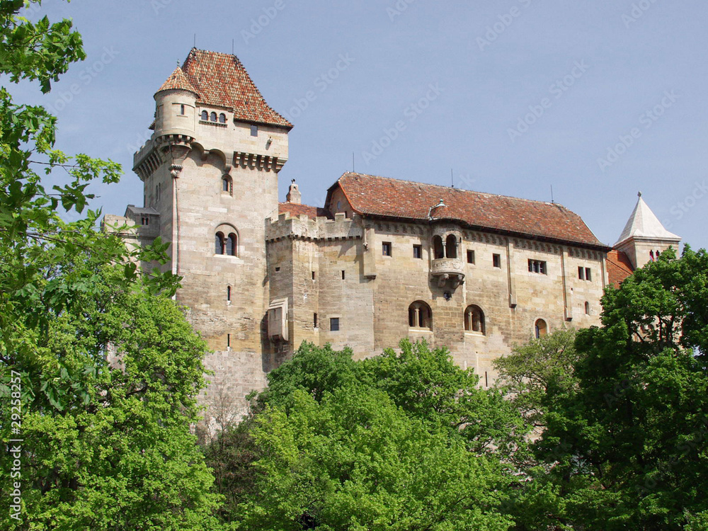 Замок Лихтенштейн в Австрии