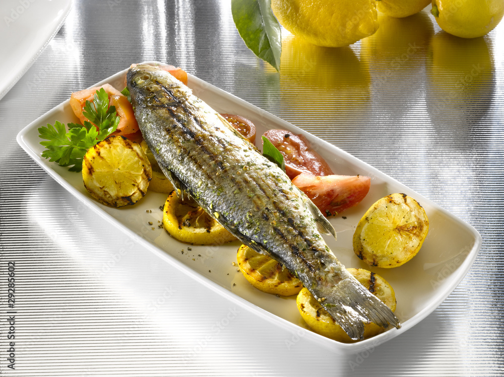 Foto de loup de mer grillé grilled sea bass spigola alla griglia do Stock Adobe Stock