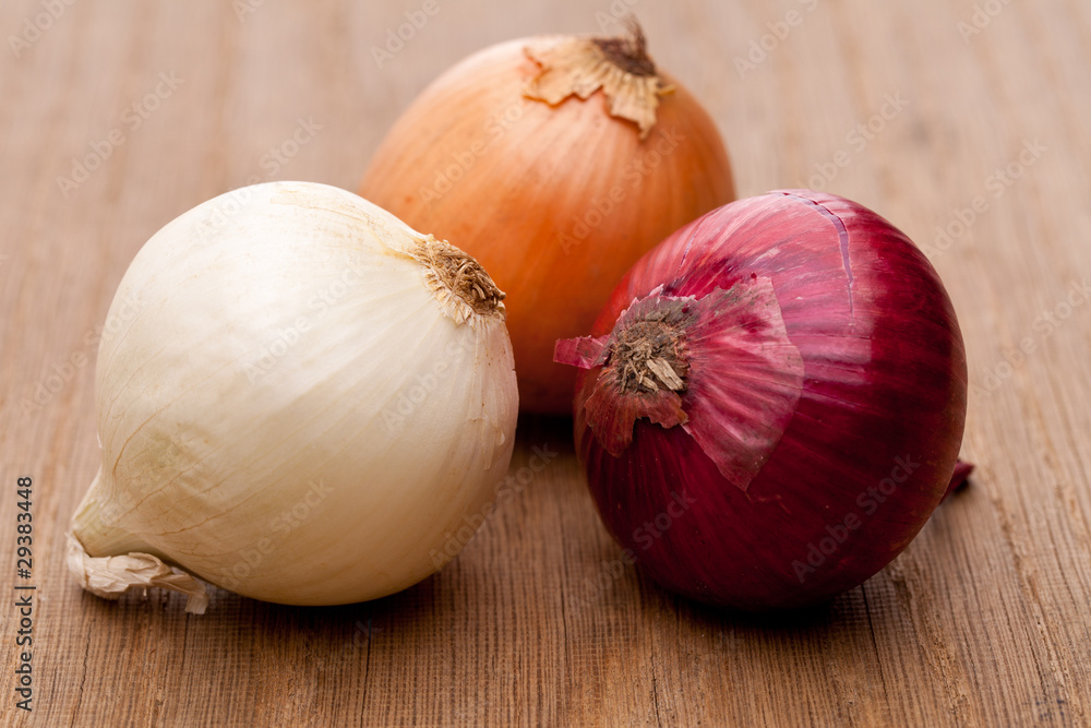 Zwiebeln in drei Farben Zwiebeln in drei Farben