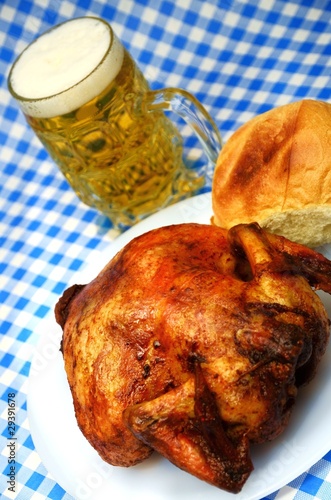 Bierchen und Grillhuhn