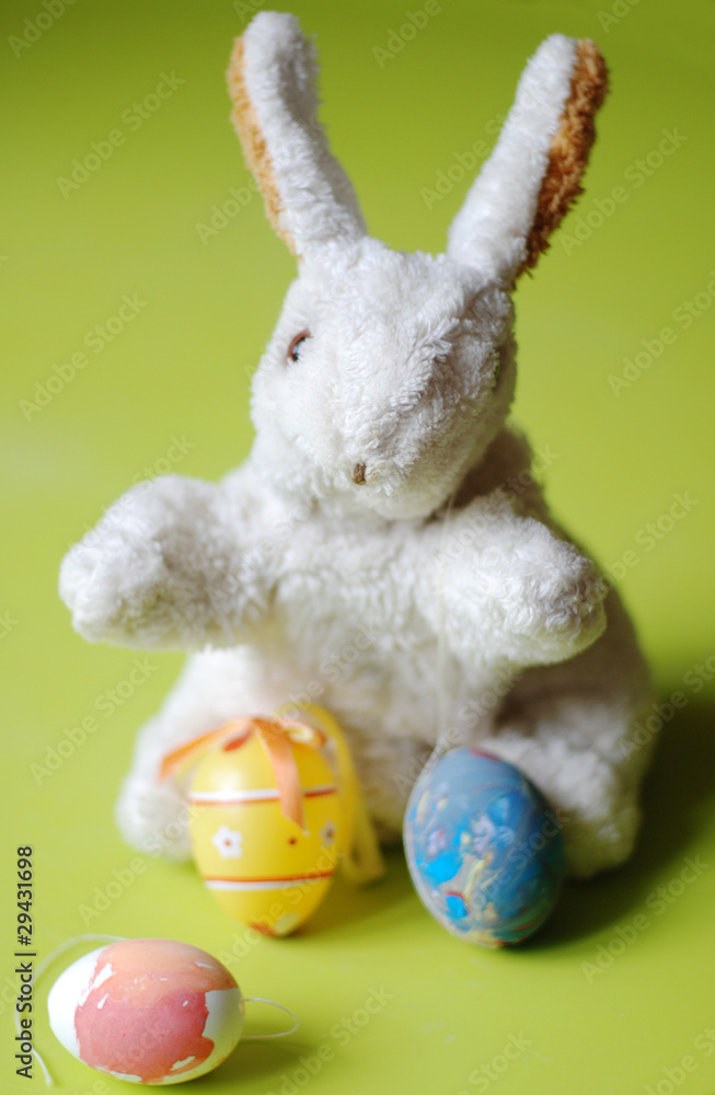 Poster, Print Osterhase weiss mit bunten Eiern, 26.7x40 cm