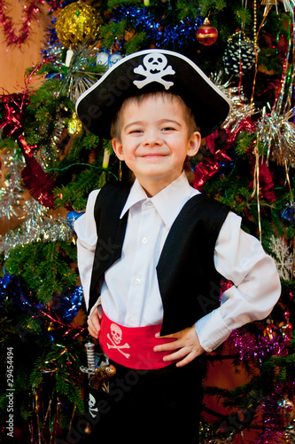 little boy in the suit of pirate