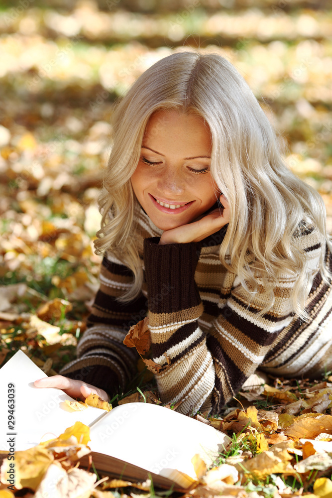 woman read in park woman read in park