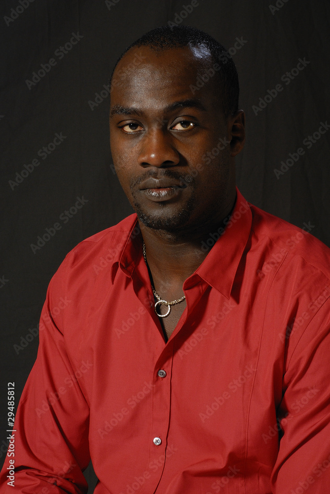 Obraz premium portrait en chemise rouge