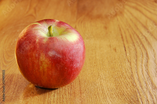 Cortland apple on wooden table