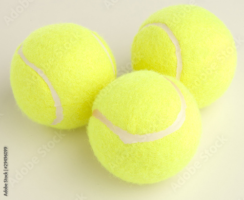 tennis ball © Krakenimages.com