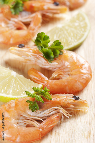 Shrimps with parsley and lemon