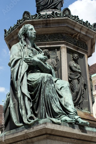 Bronzefigur eines Denkmals in Wien
