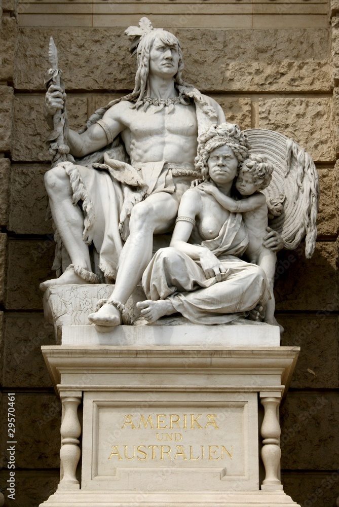 Statue vor dem Naturhistorischen Museum in Wien