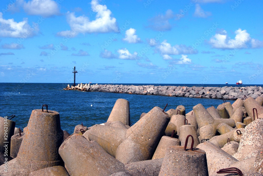 Piers in ports protects the vessels from the waves Piers in ports protects the vessels from the waves