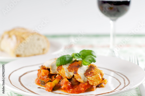 Gegrillte Hähnchenbrust auf Ratatouille