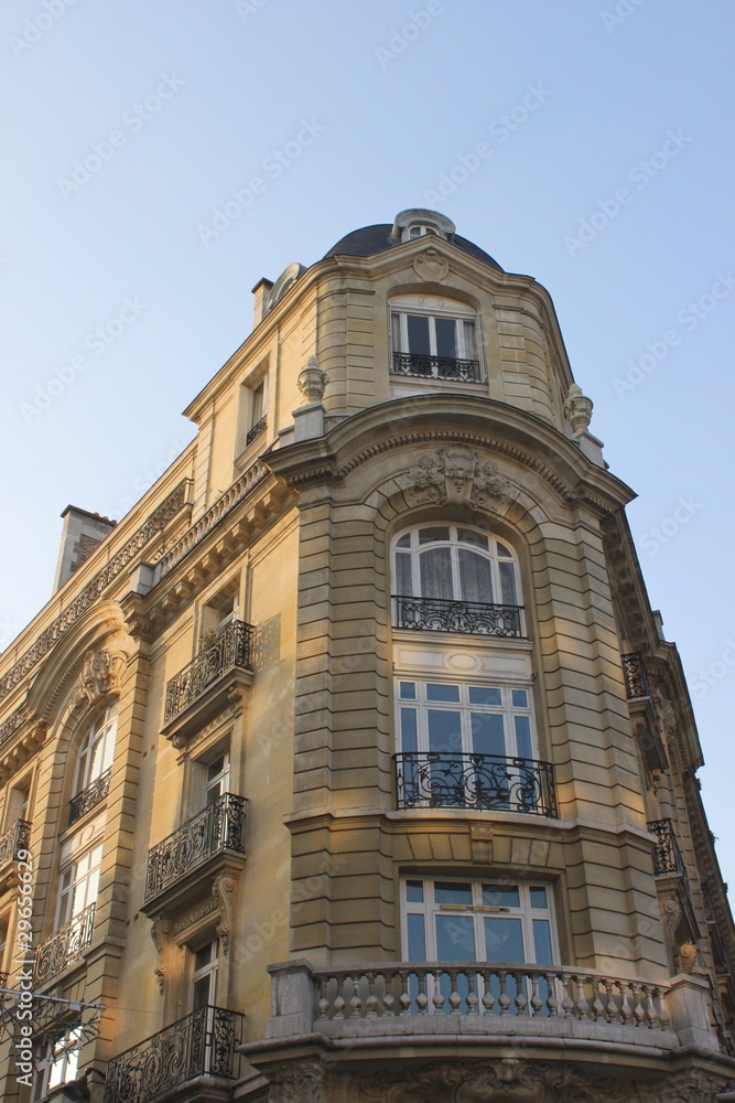 Immeuble ancien du quartier Invalides à Paris