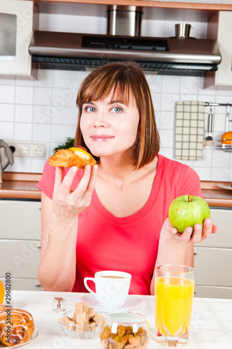 Young woman chooses healthy diet