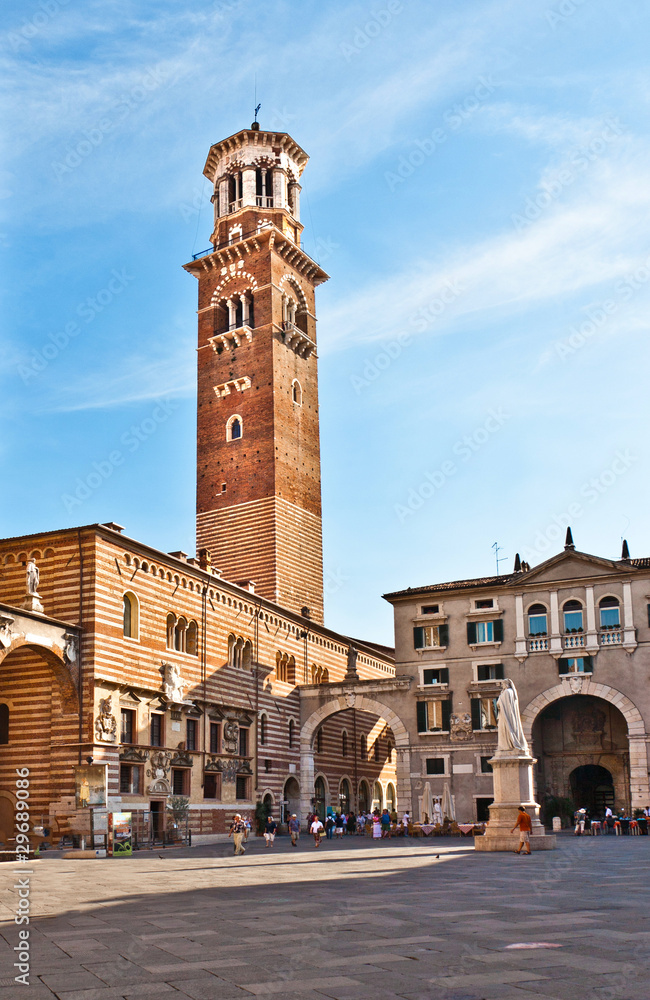 Torre dei Lamberti in Piazza delle Erbe, Verona