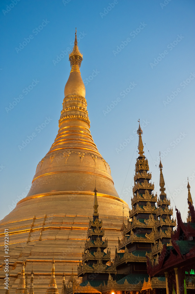 Fototapeta premium Shwedagon pagoda, Yangon, Myanmar